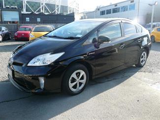 2014 Toyota Prius - Thumbnail