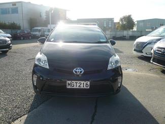 2014 Toyota Prius - Thumbnail