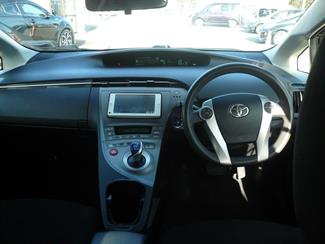 2014 Toyota Prius - Thumbnail