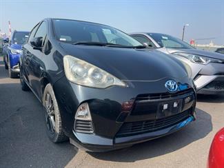 2013 Toyota Aqua - Thumbnail