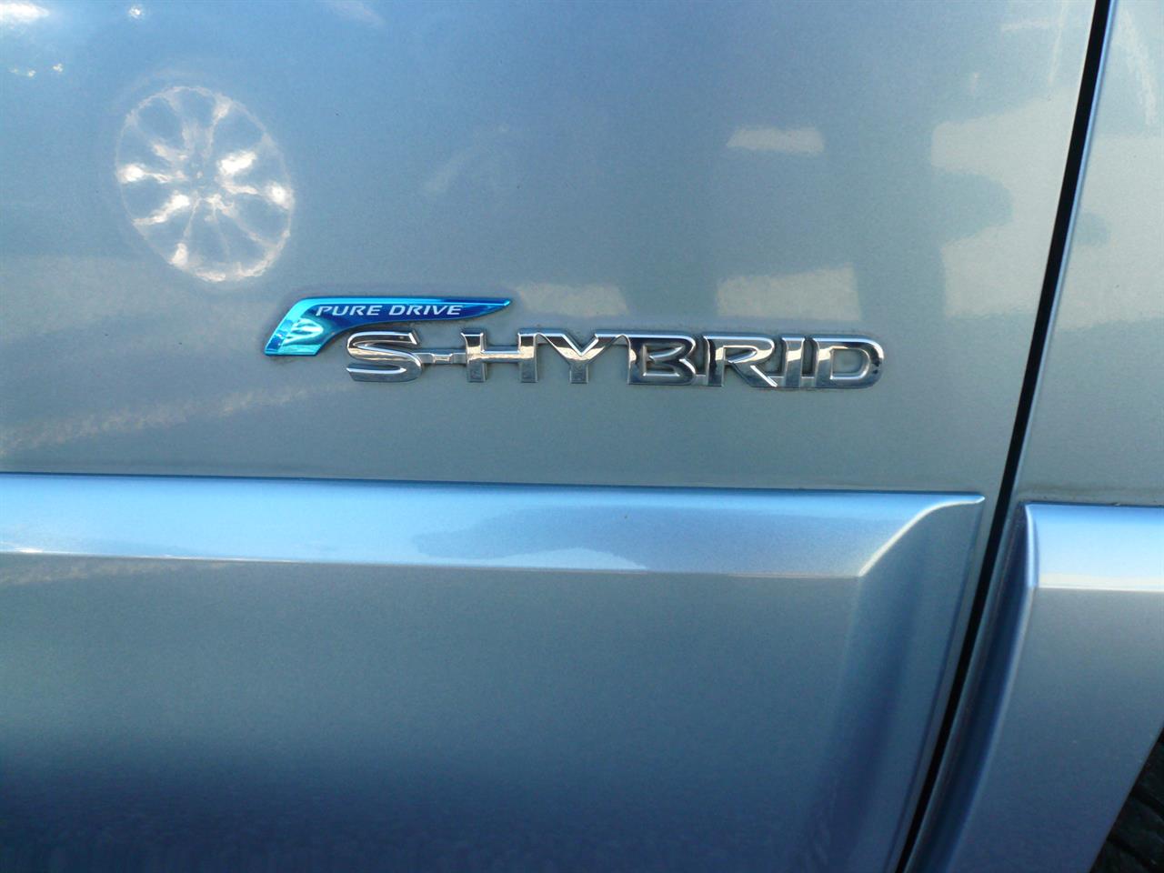 2012 Nissan Serena Hybrid 2000cc