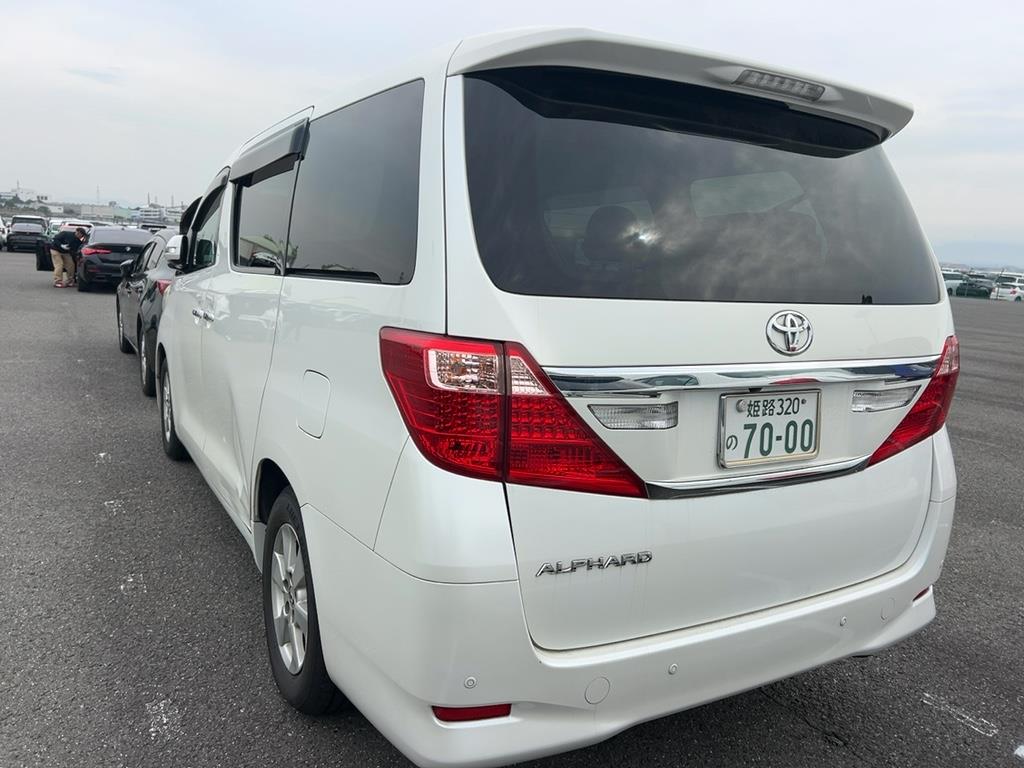 2012 Toyota Alphard