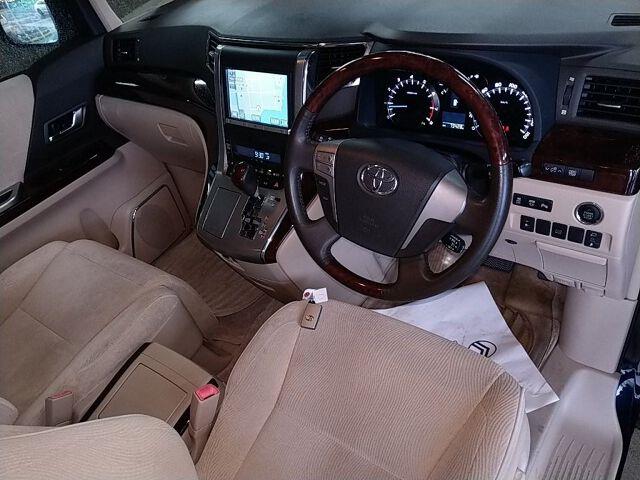 2013 Toyota Alphard