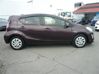 2016 Toyota Aqua - Thumbnail