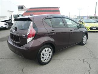 2016 Toyota Aqua - Thumbnail