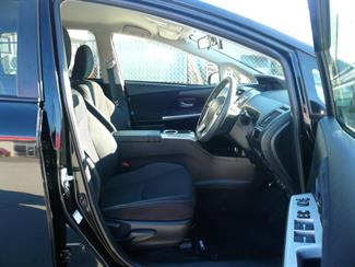2015 Toyota Prius - Thumbnail
