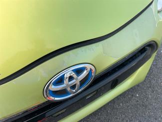 2015 Toyota Aqua - Thumbnail