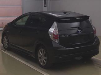 2012 Toyota Aqua - Thumbnail