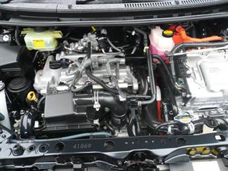 2012 Toyota Aqua - Thumbnail
