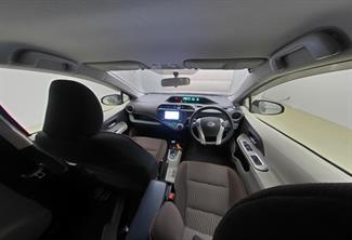 2012 Toyota Aqua - Thumbnail