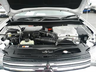 2014 Mitsubishi Outlander - Thumbnail