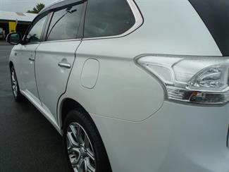 2014 Mitsubishi Outlander - Thumbnail