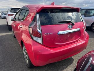 2015 Toyota Aqua - Thumbnail