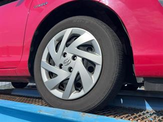 2015 Toyota Aqua - Thumbnail