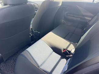 2015 Toyota Aqua - Thumbnail