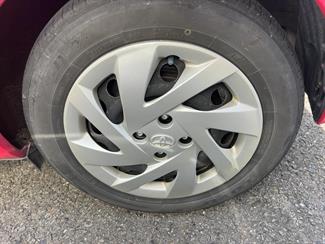 2015 Toyota Aqua - Thumbnail