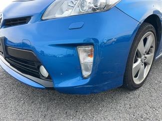 2015 Toyota Prius - Thumbnail