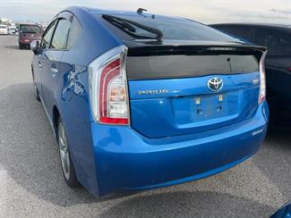 2015 Toyota Prius - Thumbnail