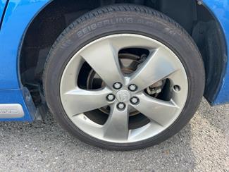 2015 Toyota Prius - Thumbnail