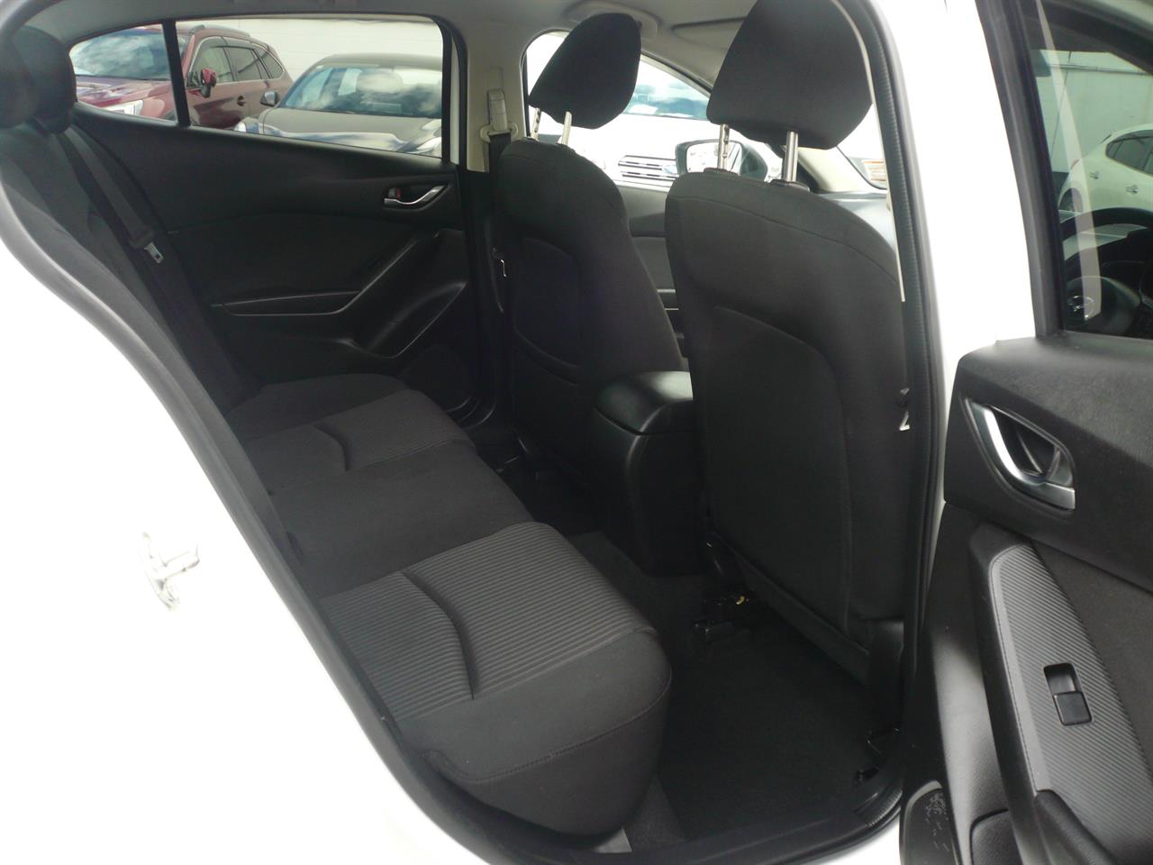 2014 Mazda Axela