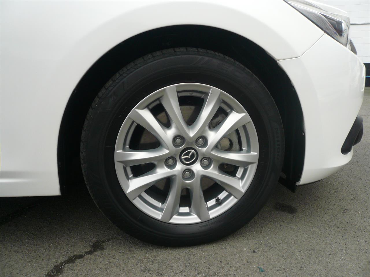 2014 Mazda Axela