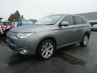 2013 Mitsubishi Outlander - Thumbnail