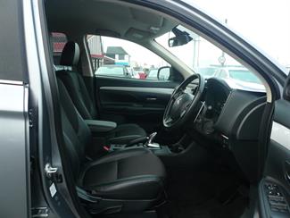 2013 Mitsubishi Outlander - Thumbnail