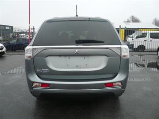 2013 Mitsubishi Outlander - Thumbnail
