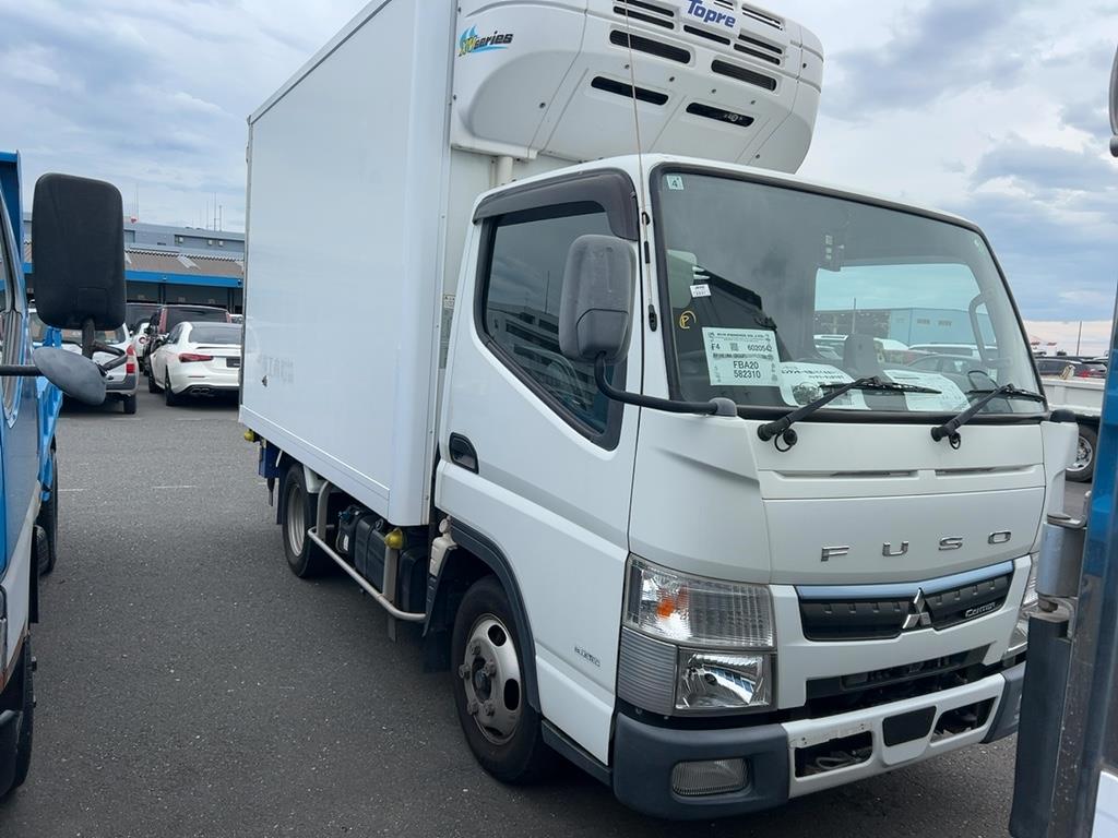 2020 Mitsubishi CANTER