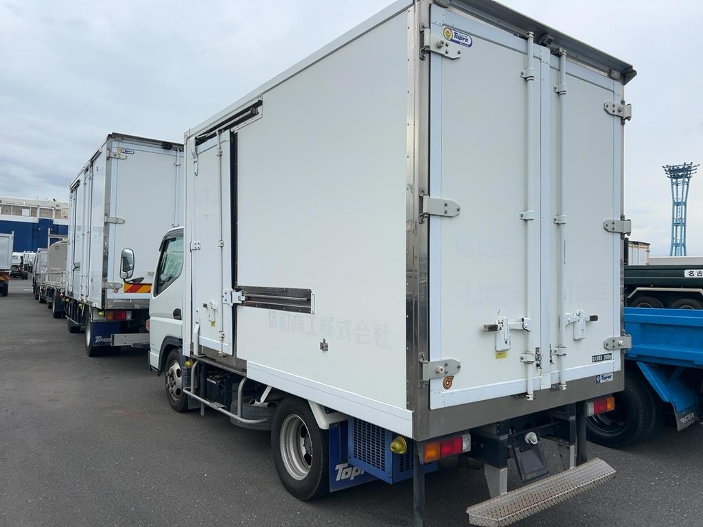2020 Mitsubishi CANTER