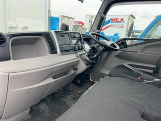 2020 Mitsubishi CANTER - Thumbnail