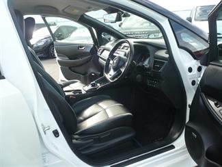 2019 Nissan LEAF - Thumbnail