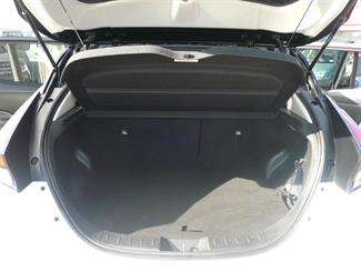 2019 Nissan LEAF - Thumbnail