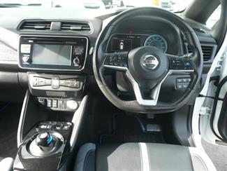 2019 Nissan LEAF - Thumbnail