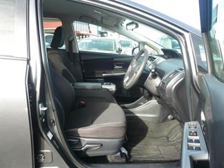 2015 Toyota Prius - Thumbnail