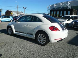 2014 Volkswagen beetle - Thumbnail