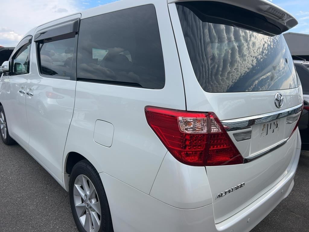 2012 Toyota Alphard