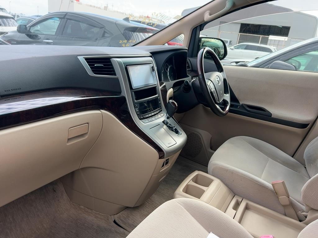 2012 Toyota Alphard