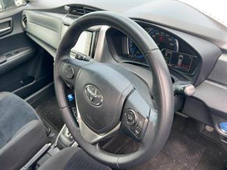 2014 Toyota Corolla Fielder - Thumbnail
