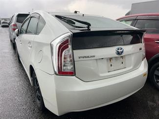 2013 Toyota Prius - Thumbnail