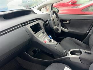 2013 Toyota Prius - Thumbnail