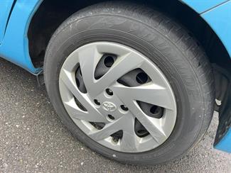 2015 Toyota Aqua - Thumbnail