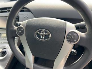 2015 Toyota Prius - Thumbnail