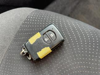 2015 Toyota Prius - Thumbnail