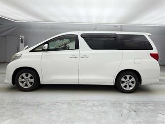 2013 Toyota Alphard - Thumbnail