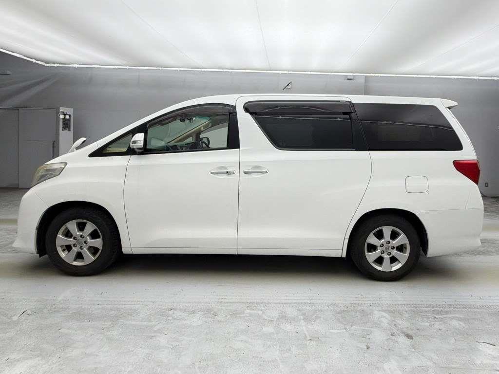 2013 Toyota Alphard