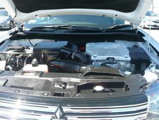 2014 Mitsubishi Outlander - Thumbnail