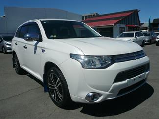2014 Mitsubishi Outlander - Thumbnail