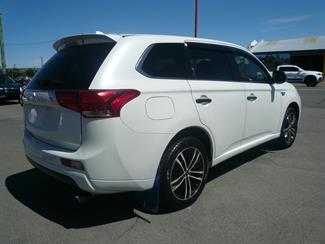 2014 Mitsubishi Outlander - Thumbnail