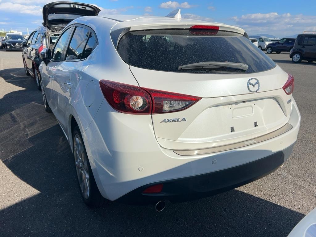 2015 Mazda Axela